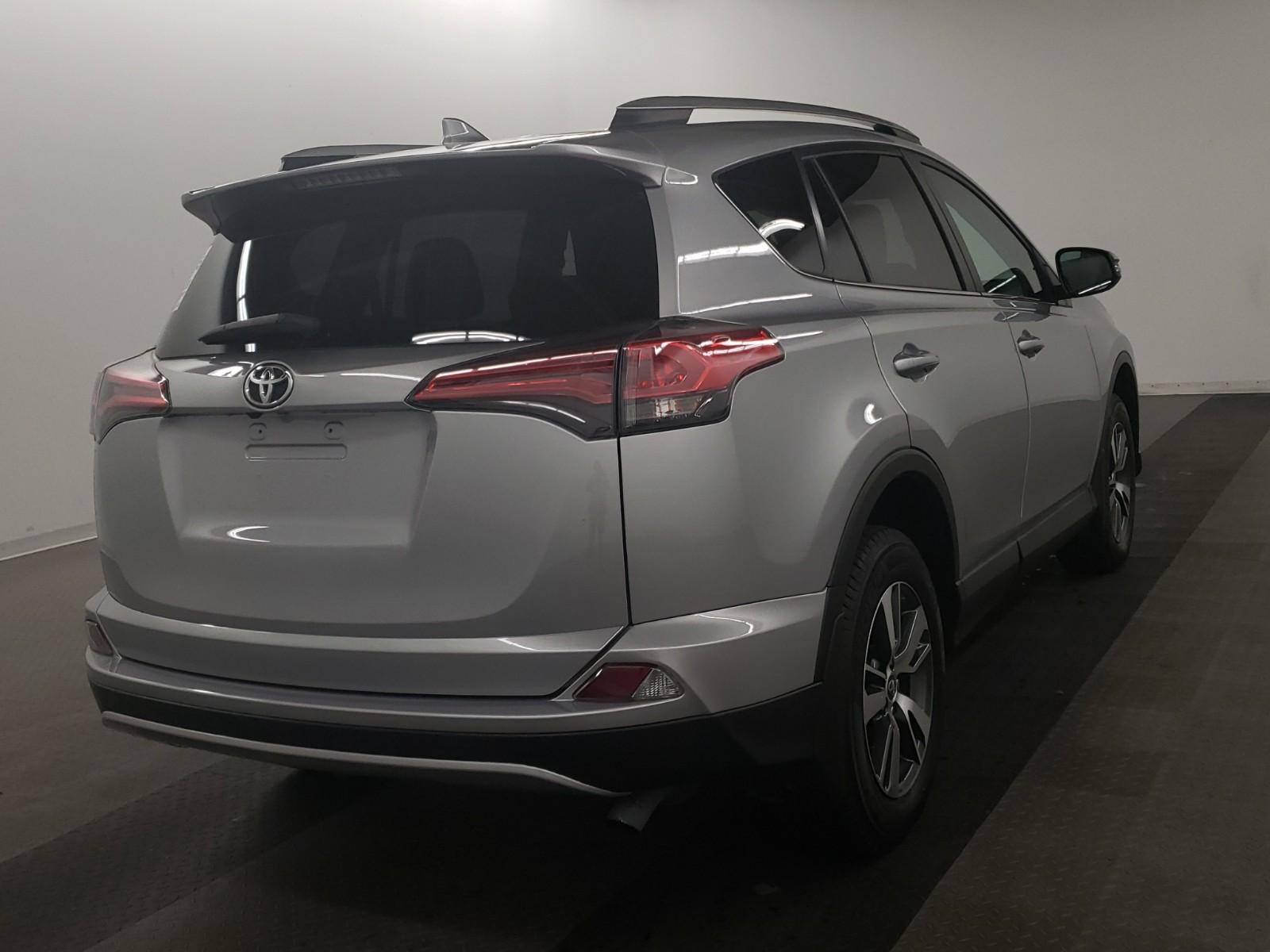 2017 Toyota RAV4 AWD XLE