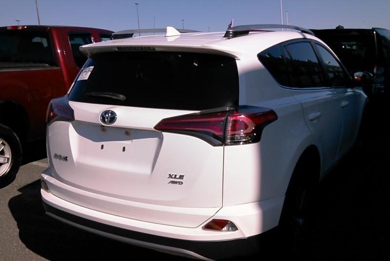 2017 Toyota RAV4 AWD XLE