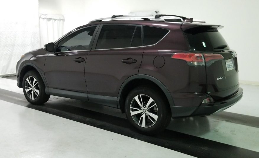 2017 Toyota RAV4 FWD XLE