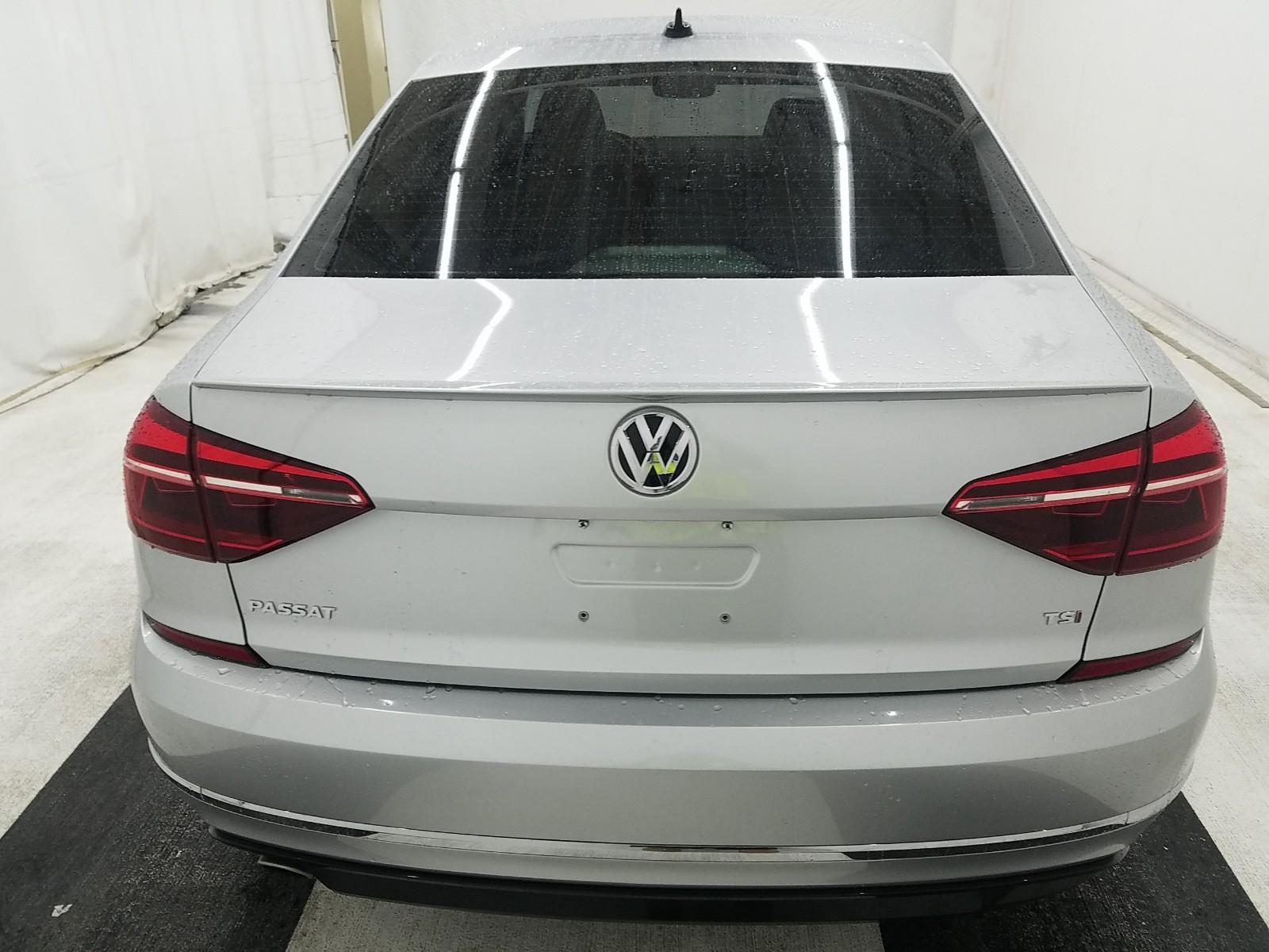 2018 Volkswagen PASSAT 4C R-LINE