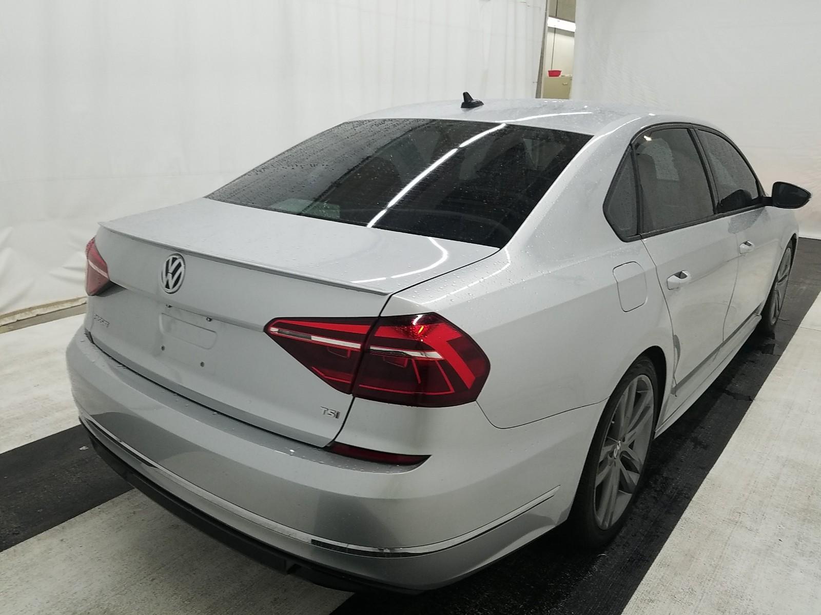 2018 Volkswagen PASSAT 4C R-LINE