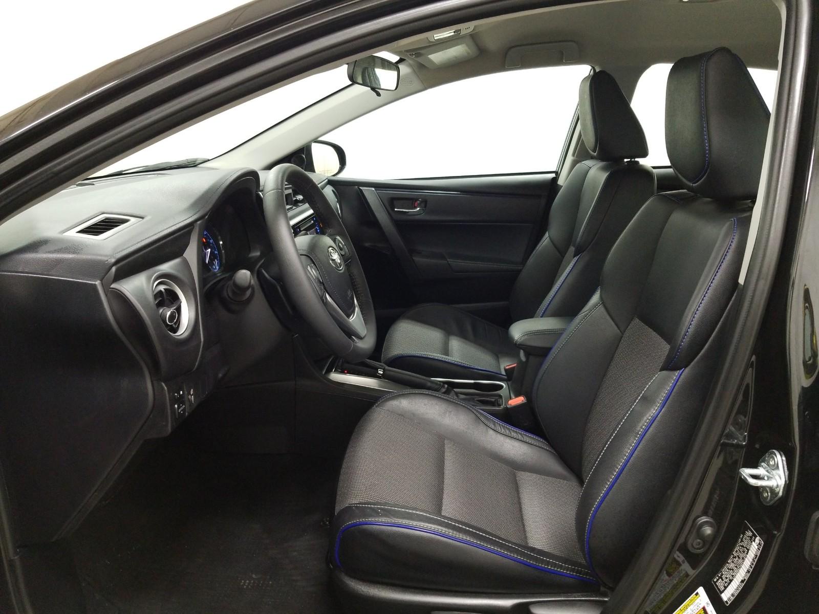 2017 Toyota COROLLA SE