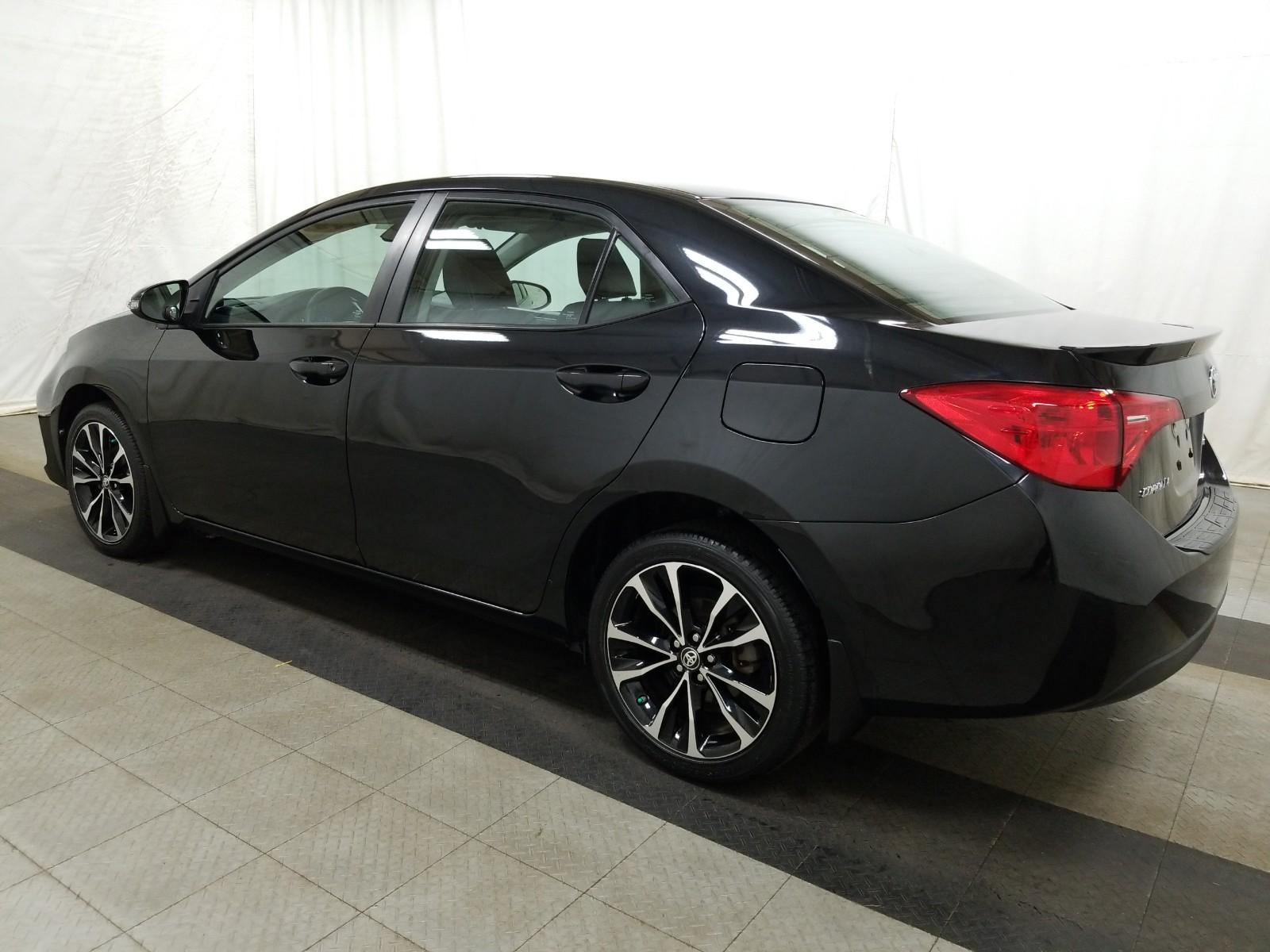 2017 Toyota COROLLA SE