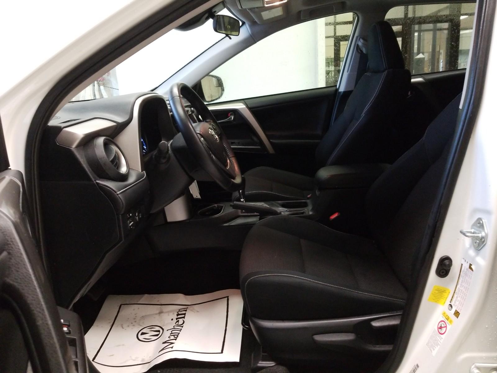 2017 Toyota RAV4 FWD XLE