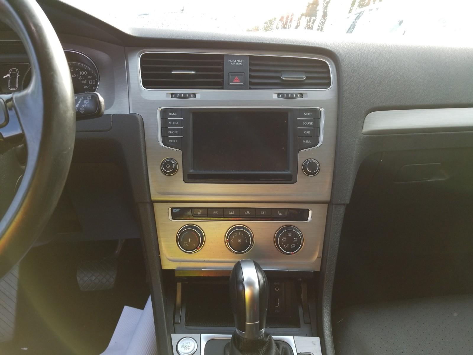 2017 Volkswagen GOLF FWD SE