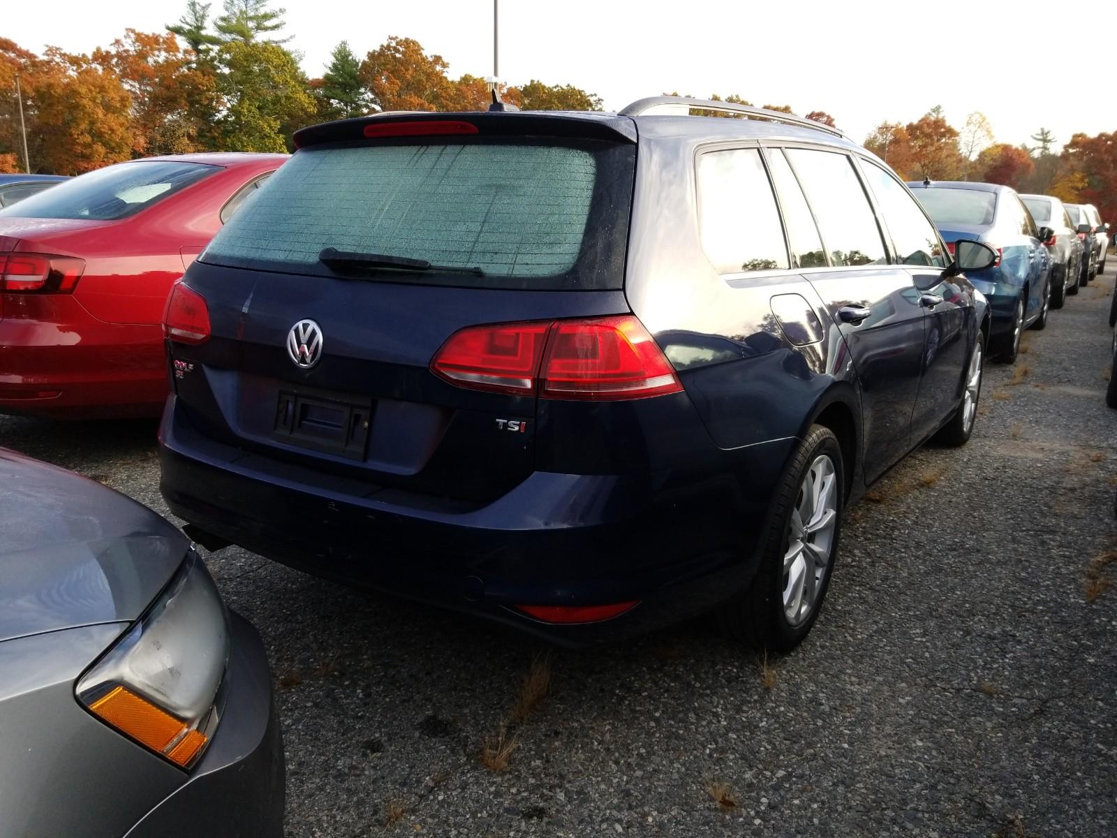 2017 Volkswagen GOLF FWD SE