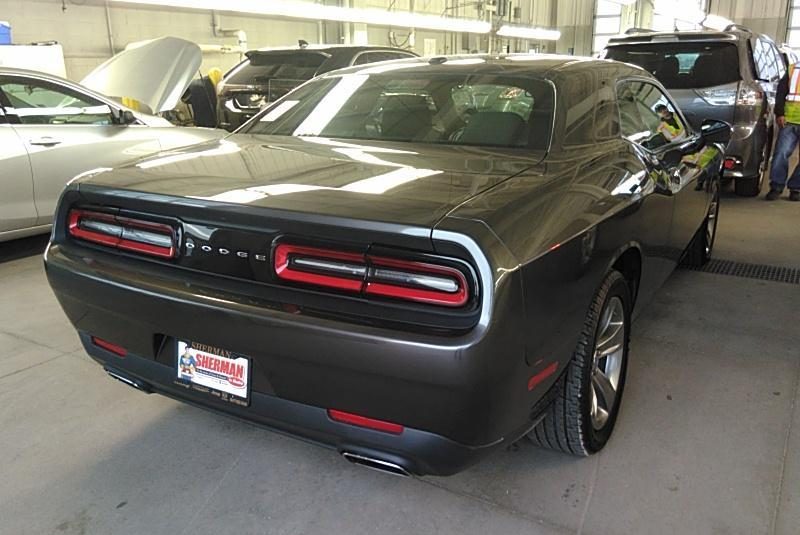 2016 Dodge CHALLENGER V6 SXT