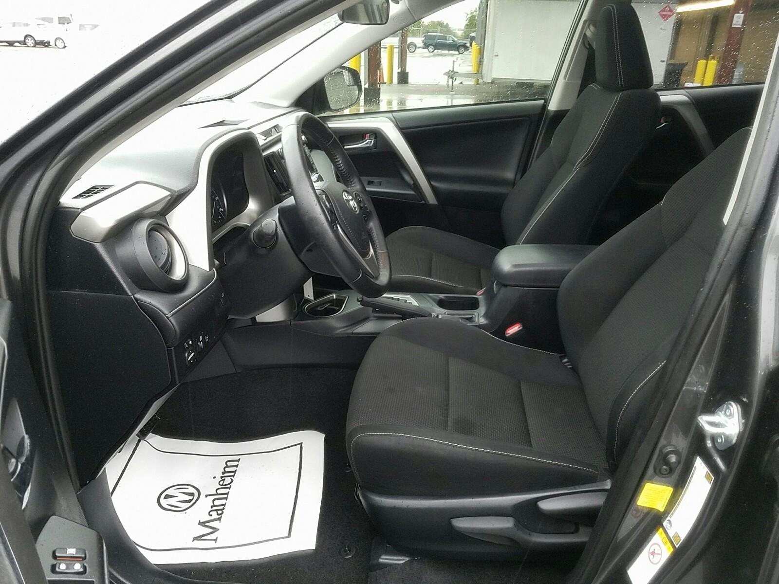 2017 Toyota RAV4 FWD XLE