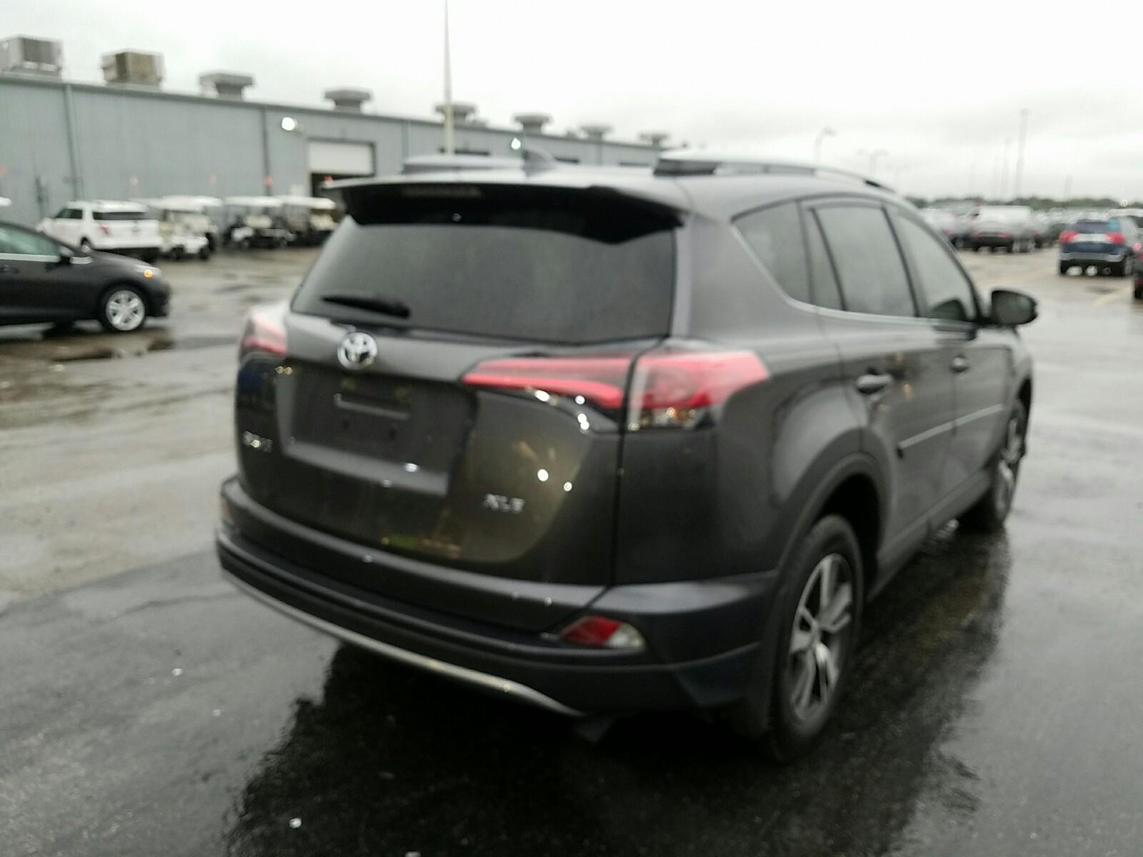 2017 Toyota RAV4 FWD XLE