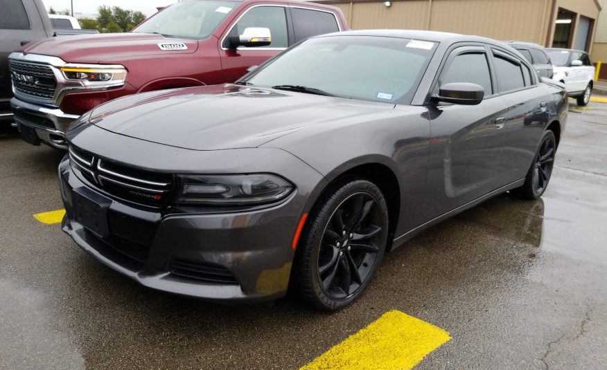 2017 Dodge CHARGER 4X2 V6 SE