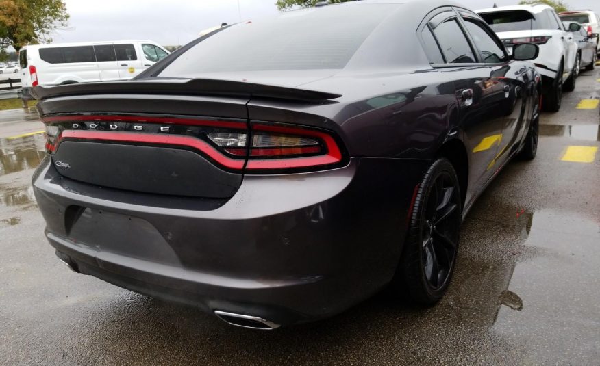 2017 Dodge CHARGER 4X2 V6 SE