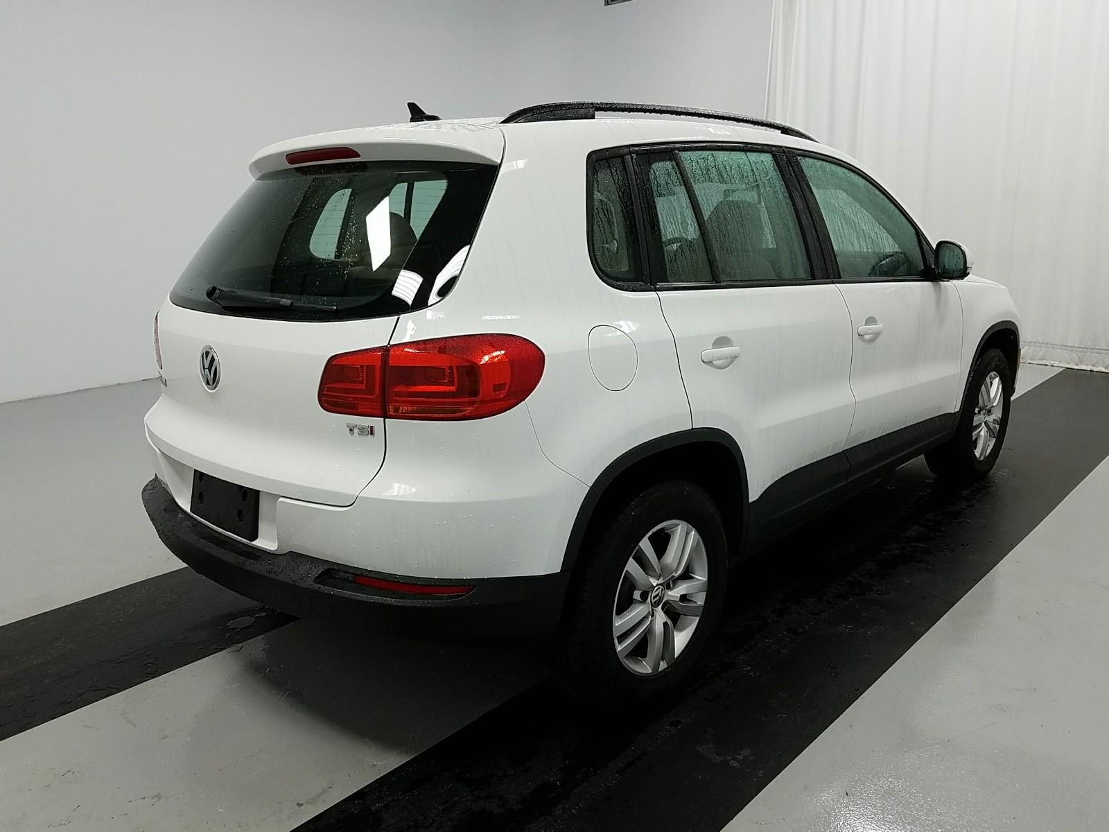 2017 Volkswagen TIGUAN FWD S