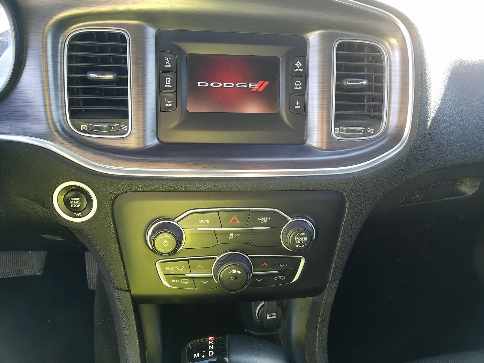 2017 Dodge CHARGER 4X2 V6 SE