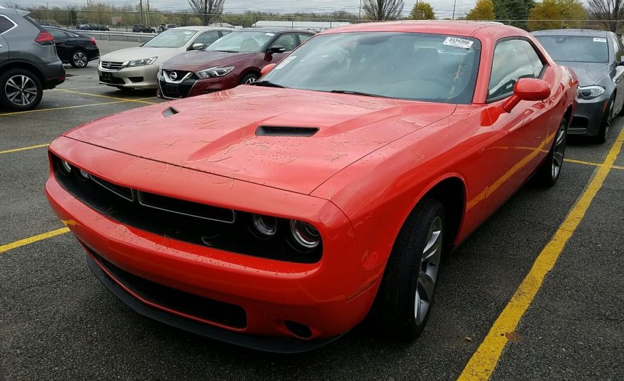 2016 Dodge CHALLENGER V6 SXT