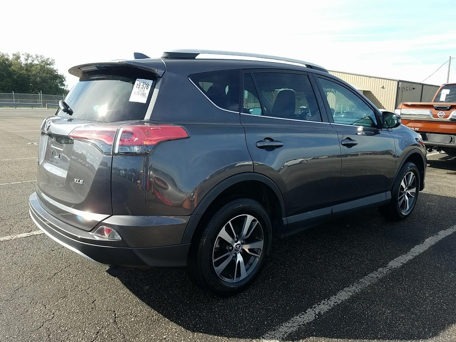 2016 Toyota RAV4 FWD XLE