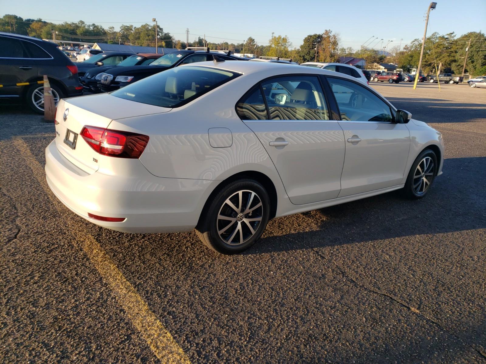 2017 Volkswagen JETTA 1.4T SE
