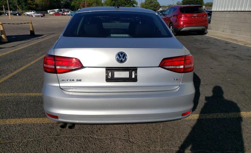 2015 Volkswagen JETTA SE W/CONNE