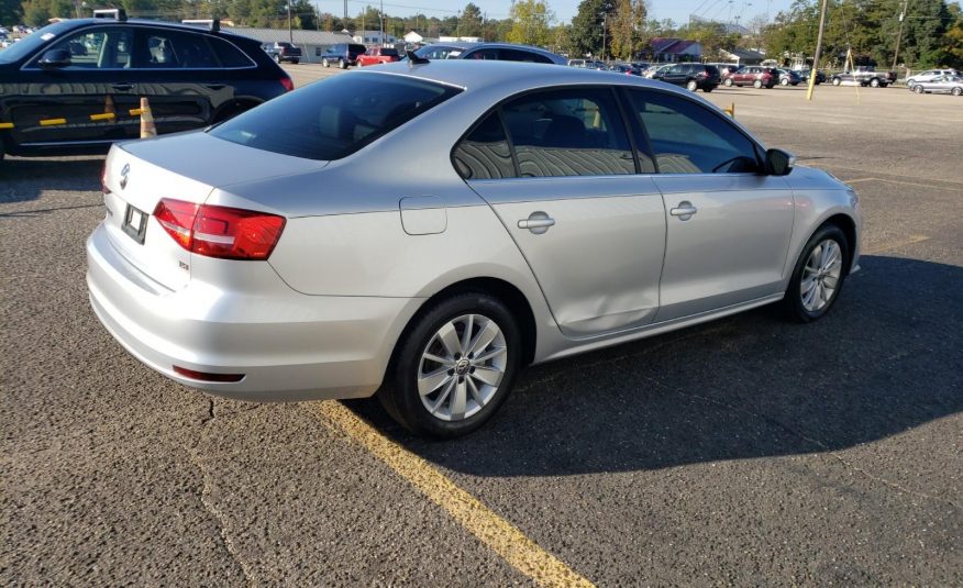 2015 Volkswagen JETTA SE W/CONNE