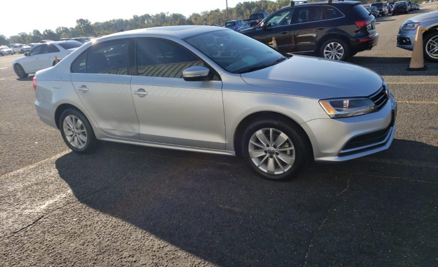 2015 Volkswagen JETTA SE W/CONNE