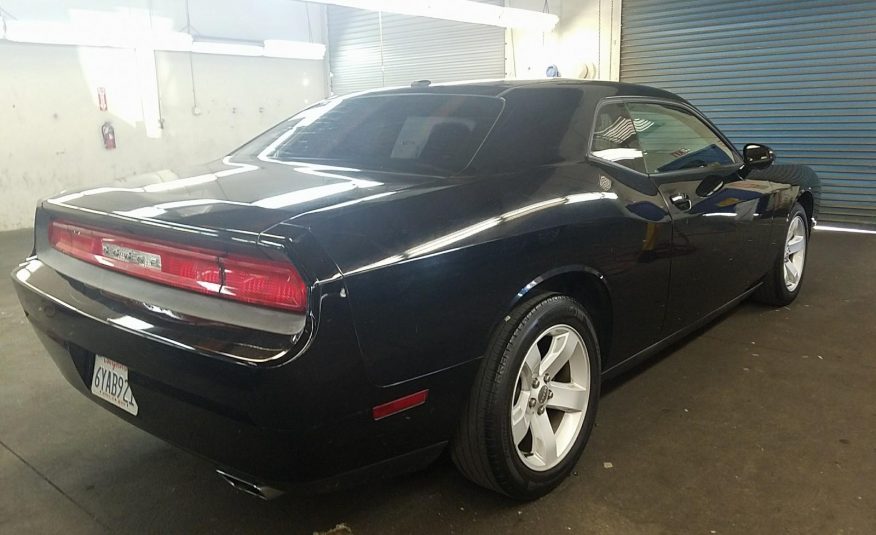 2012 Dodge CHALLENGER V6 SXT