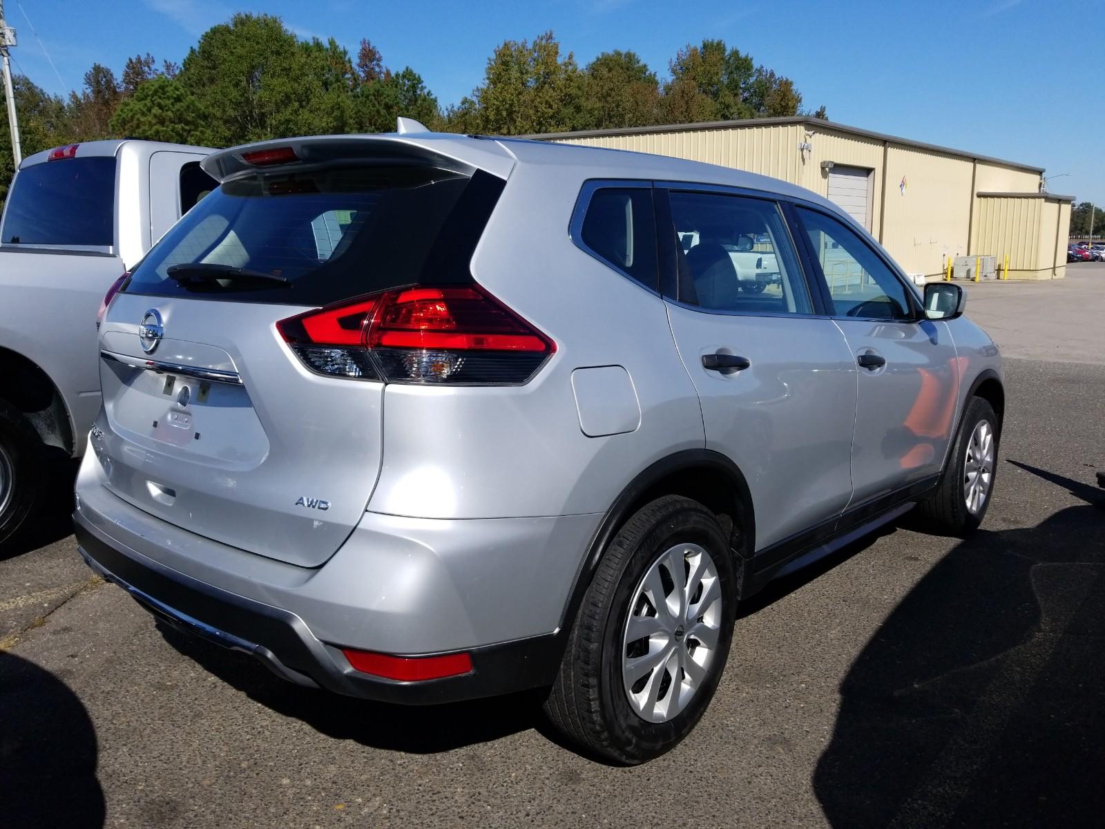 2017 Nissan ROGUE AWD 4C S