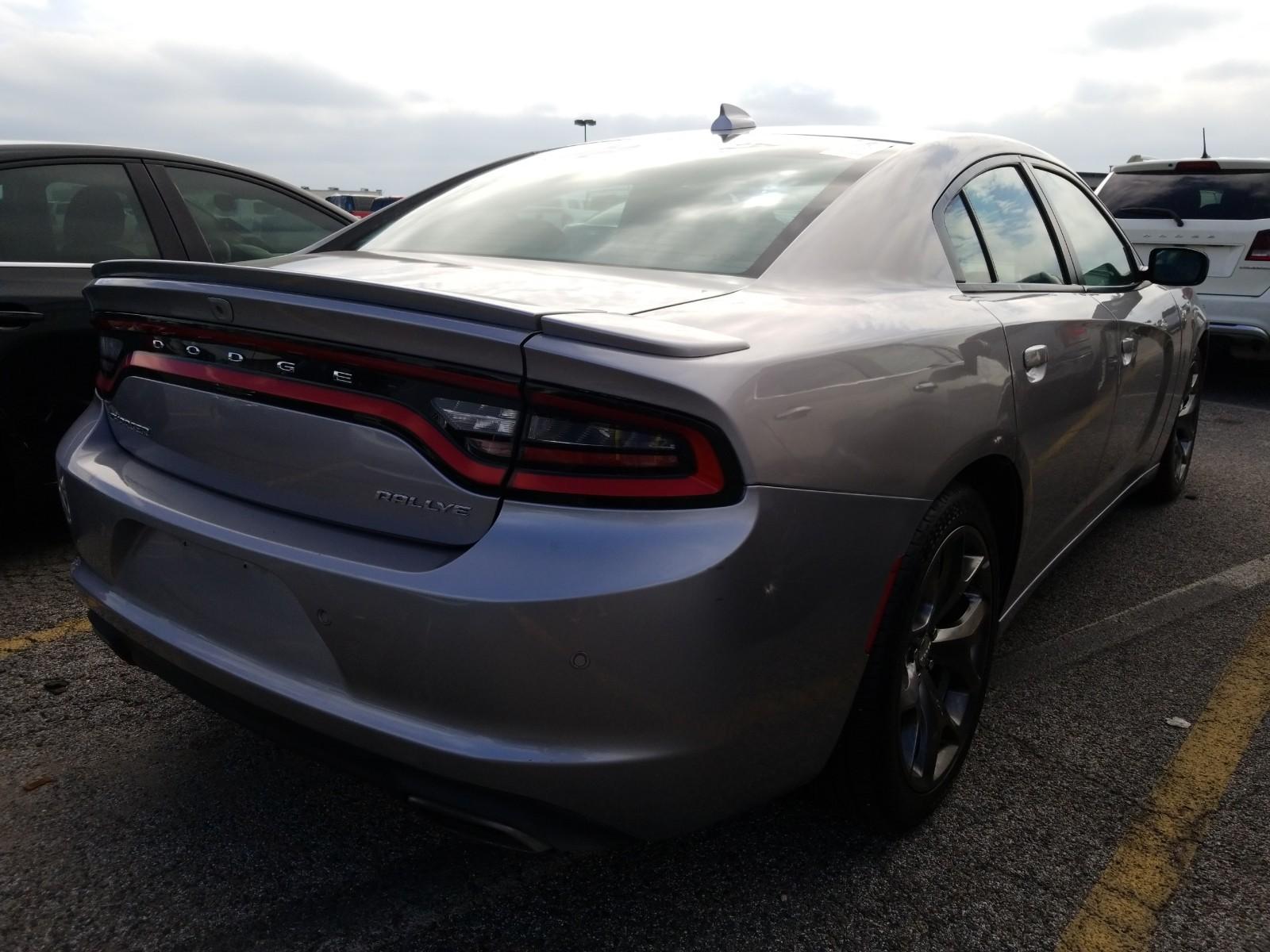 2016 Dodge CHARGER 4X2 V6 SXT