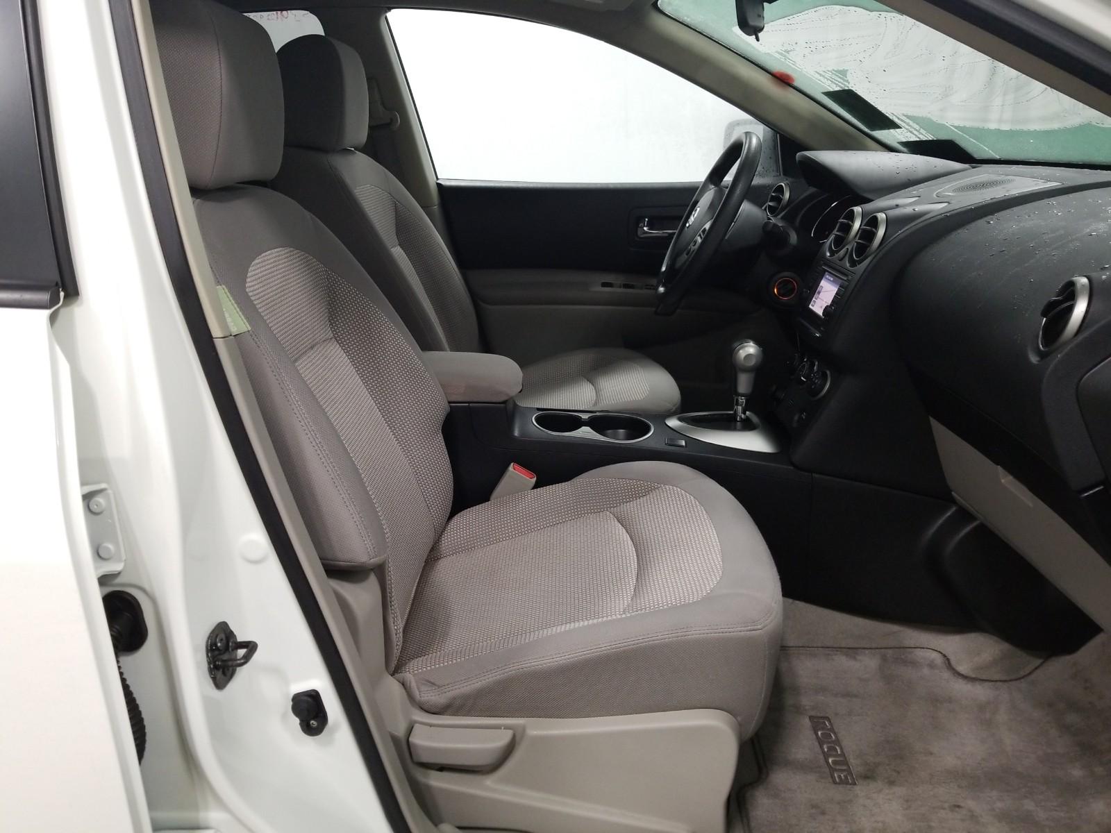 2013 Nissan ROGUE FWD SV