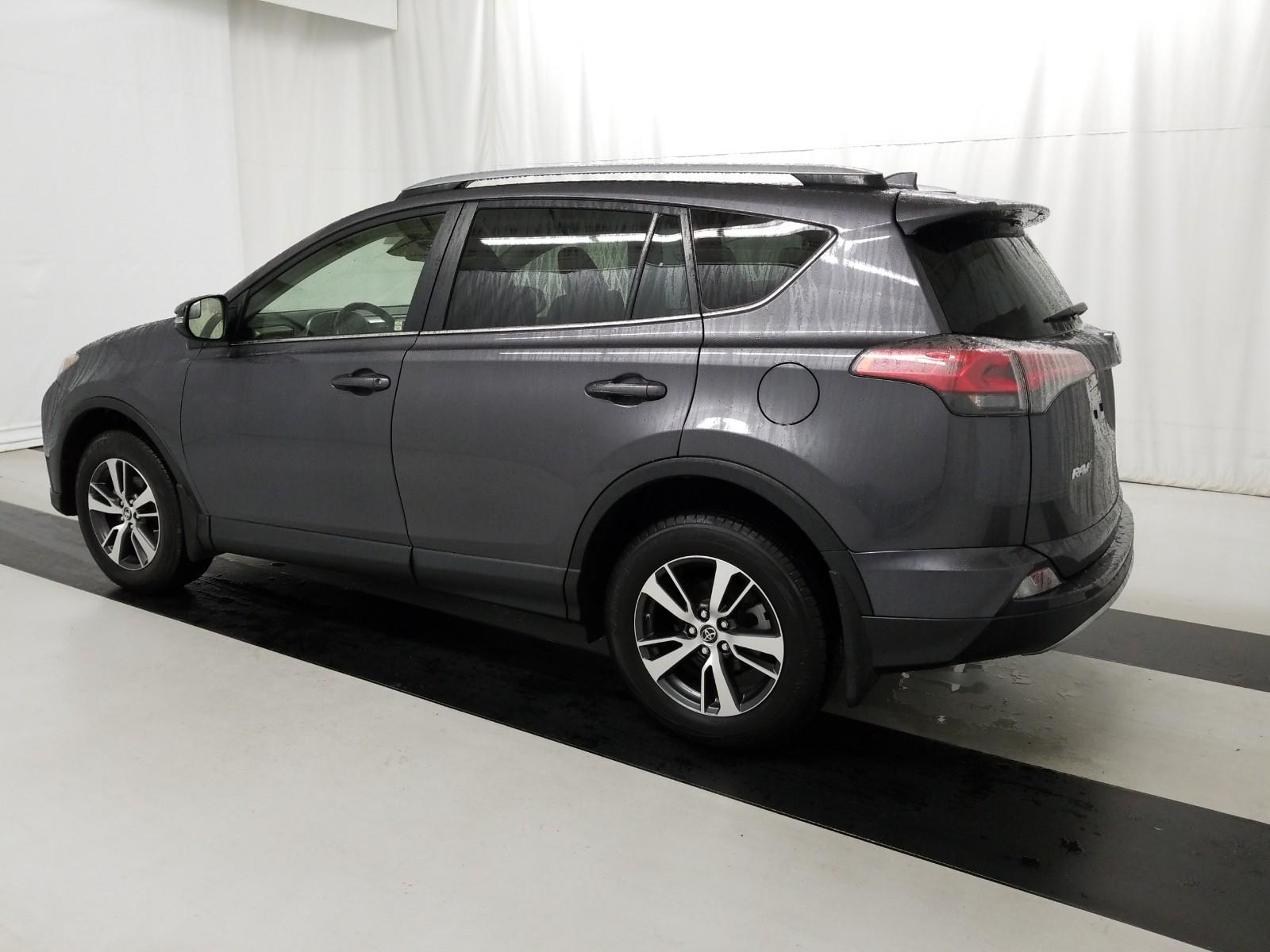 2017 Toyota RAV4 AWD XLE