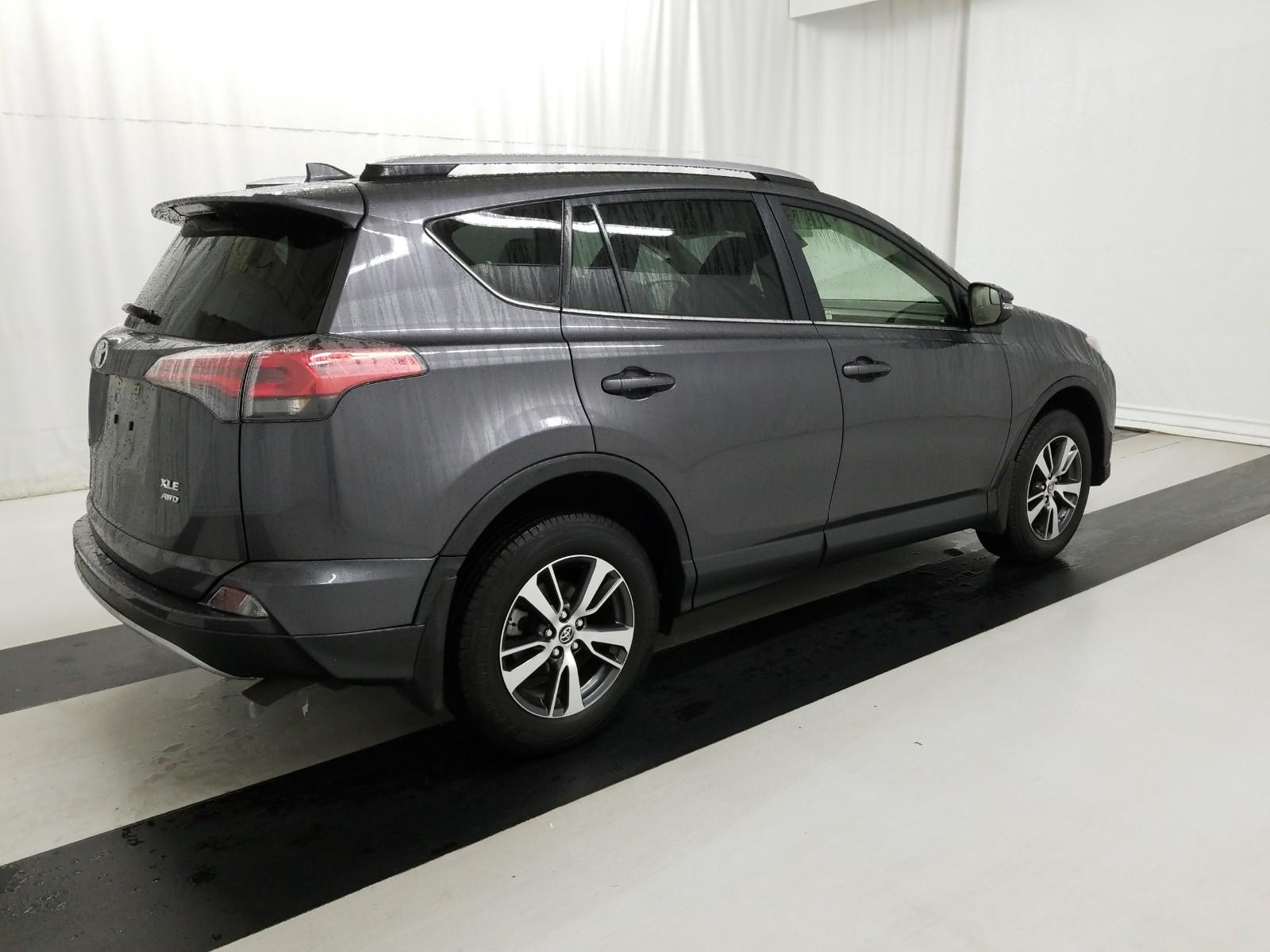 2017 Toyota RAV4 AWD XLE