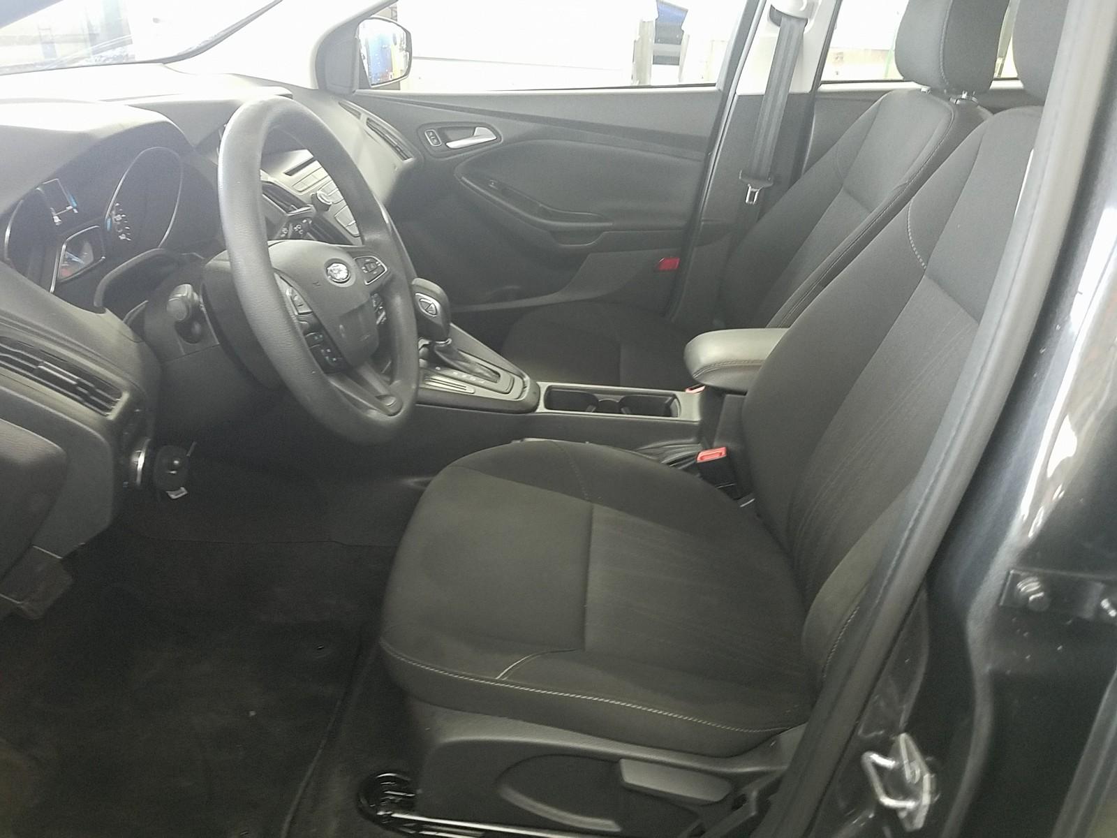 2017 Ford FOCUS FWD 4C SE