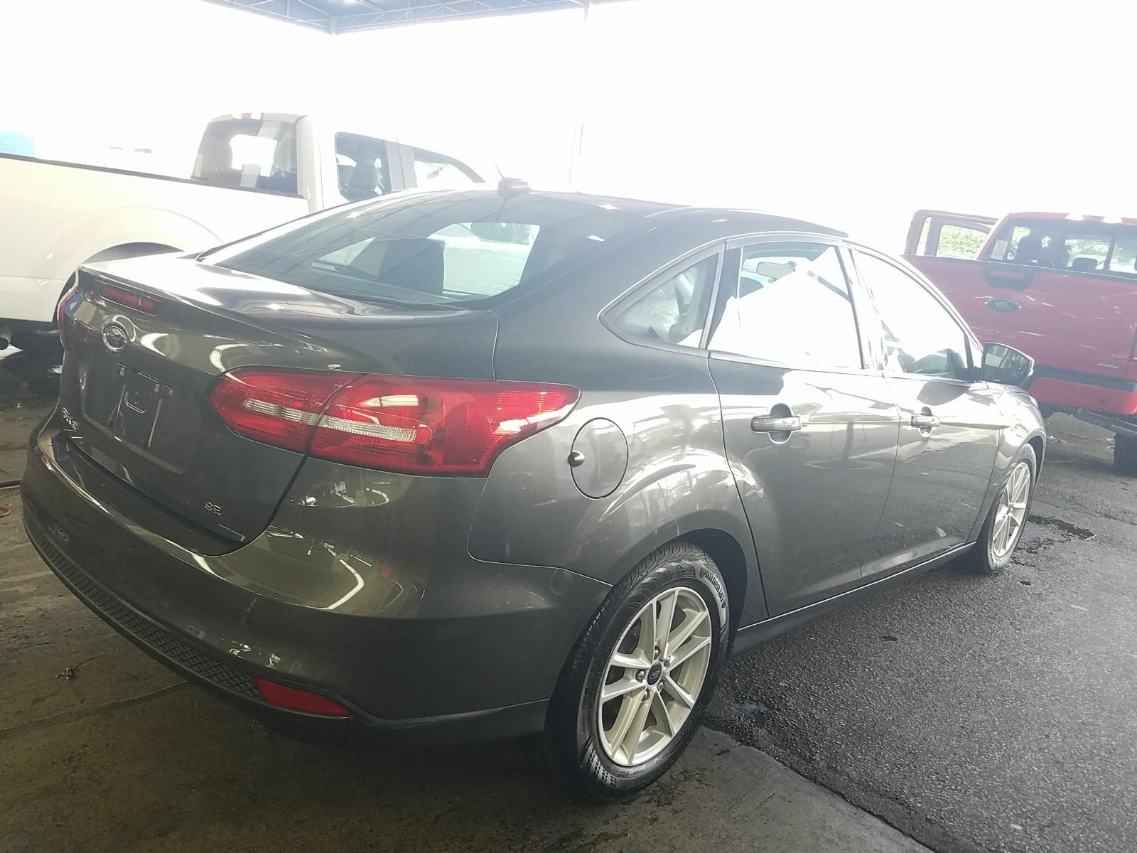 2017 Ford FOCUS FWD 4C SE