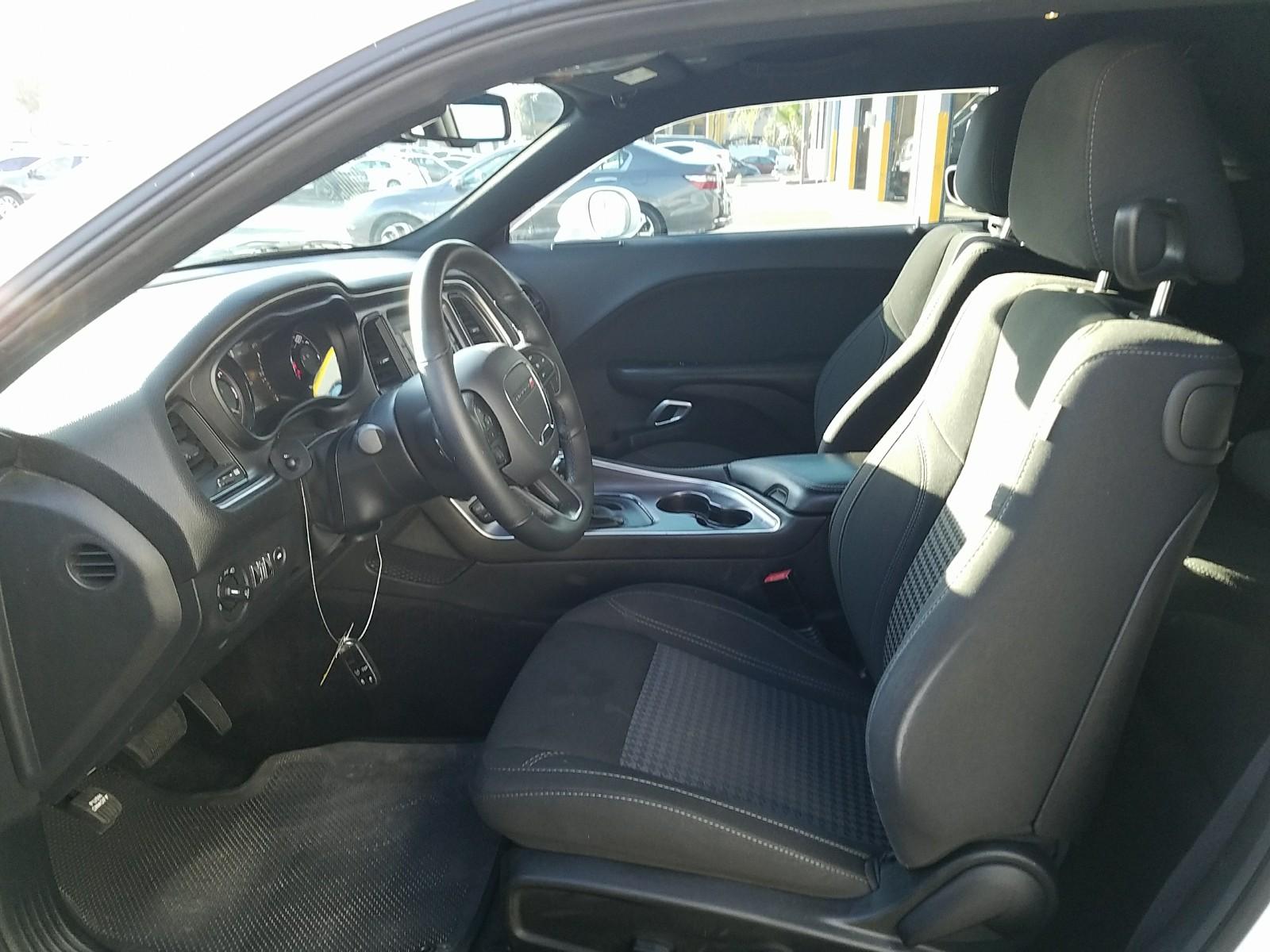 2017 Dodge CHALLENG 4X2 V6 SXT