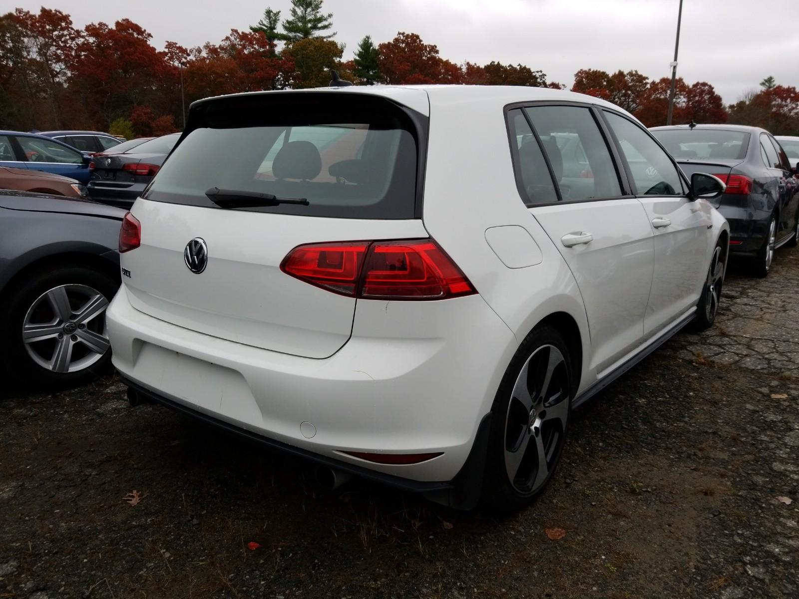 2016 Volkswagen GOLF GTI SE
