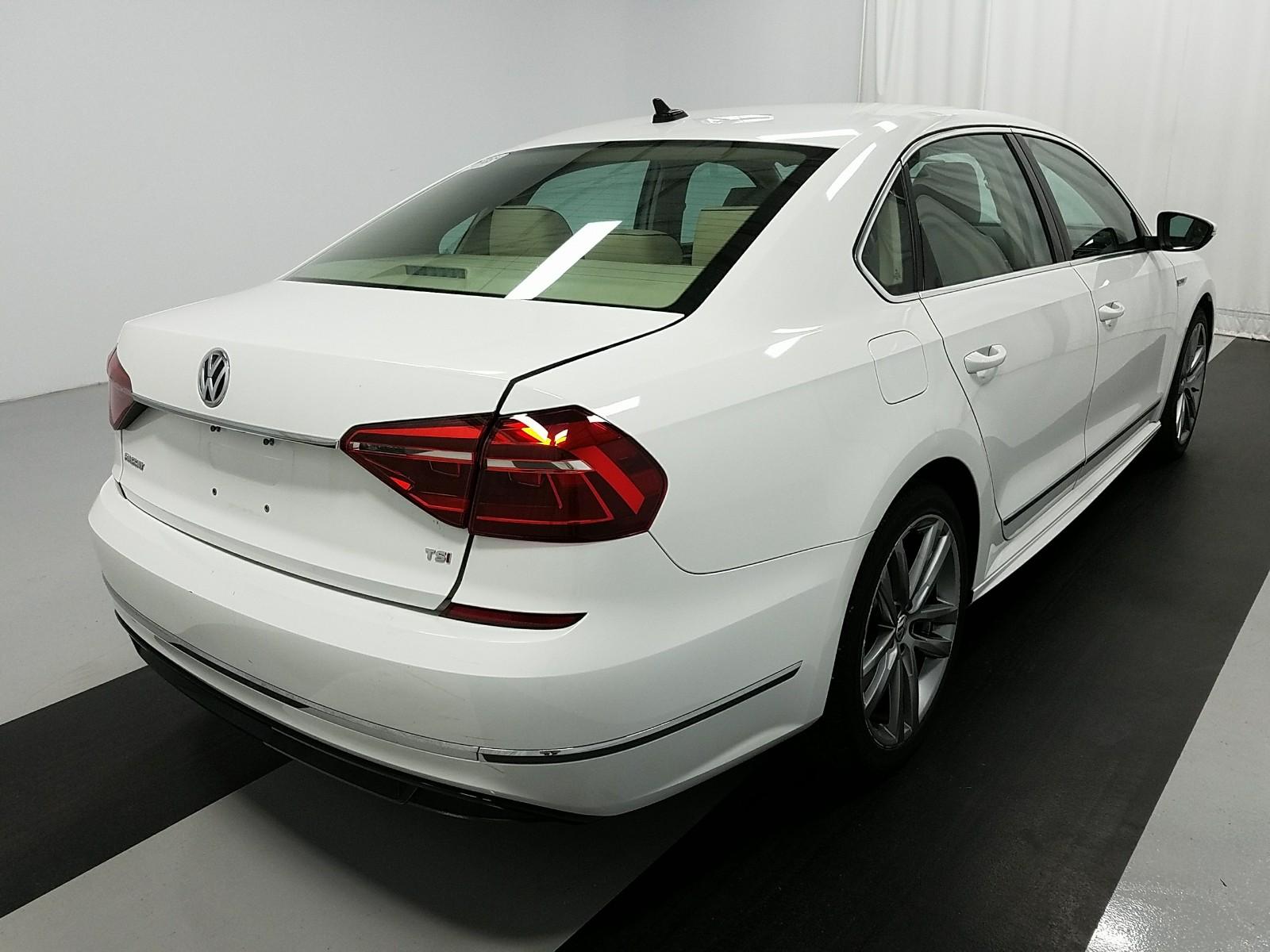 2017 Volkswagen PASSAT 4C RLINE COMF