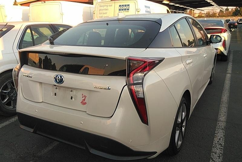 2016 Toyota PRIUS 4 TOURING