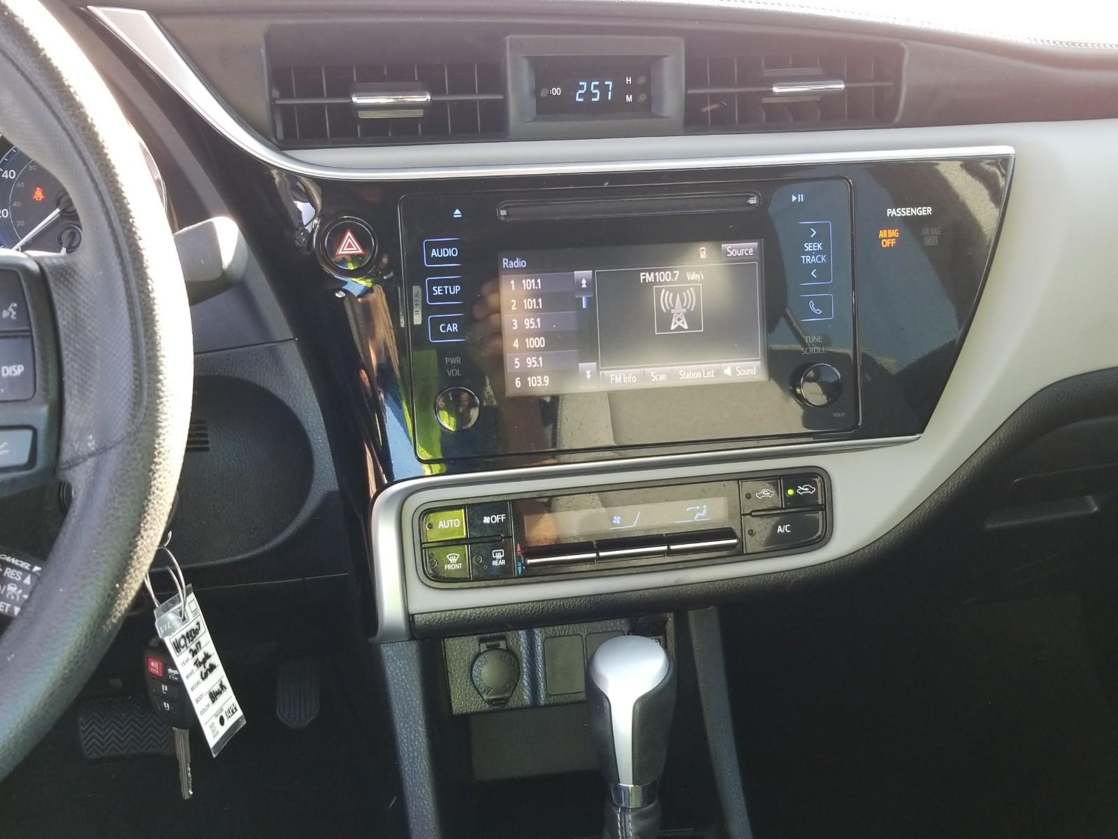 2017 Toyota COROLLA LE