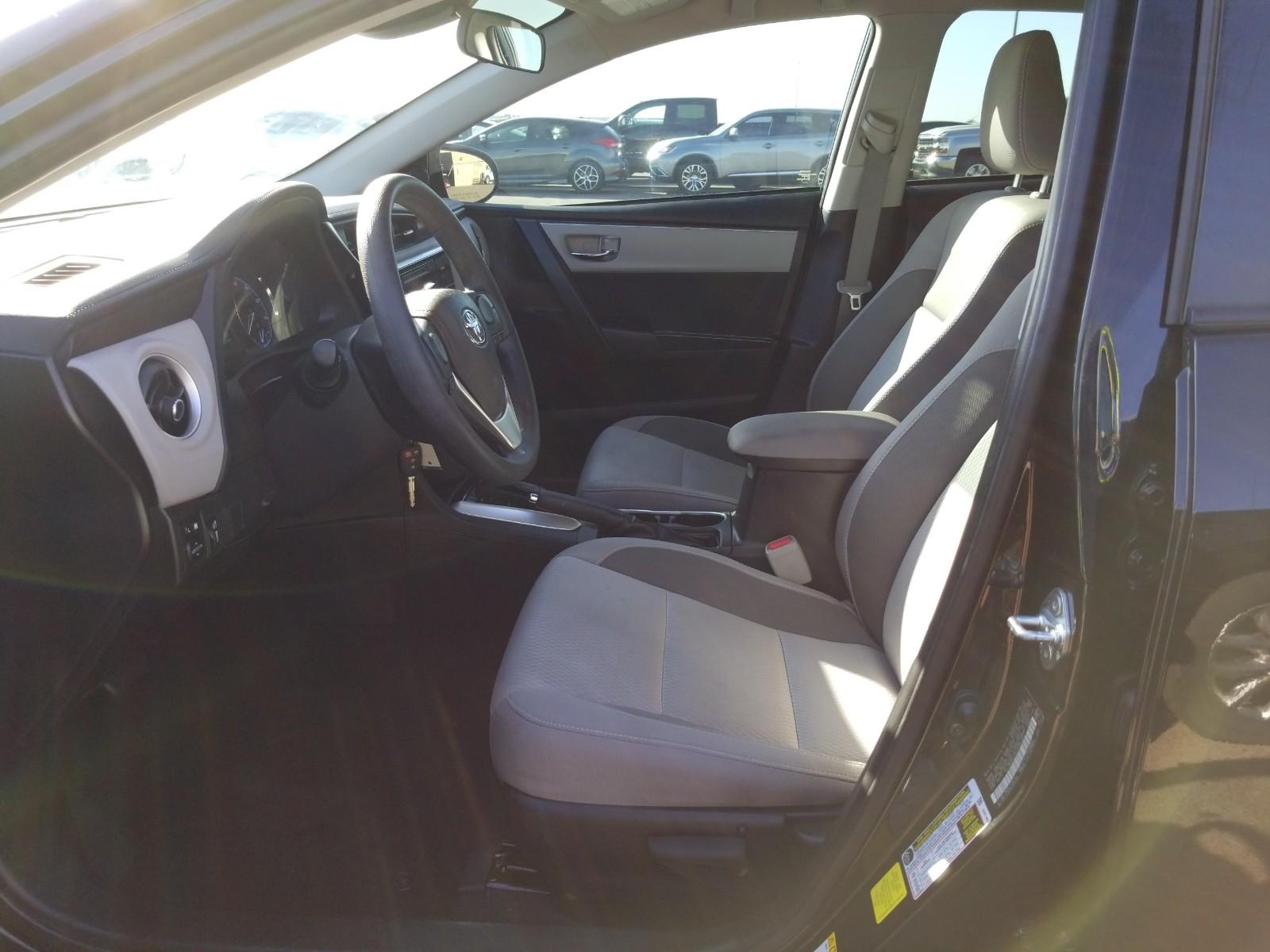 2017 Toyota COROLLA LE