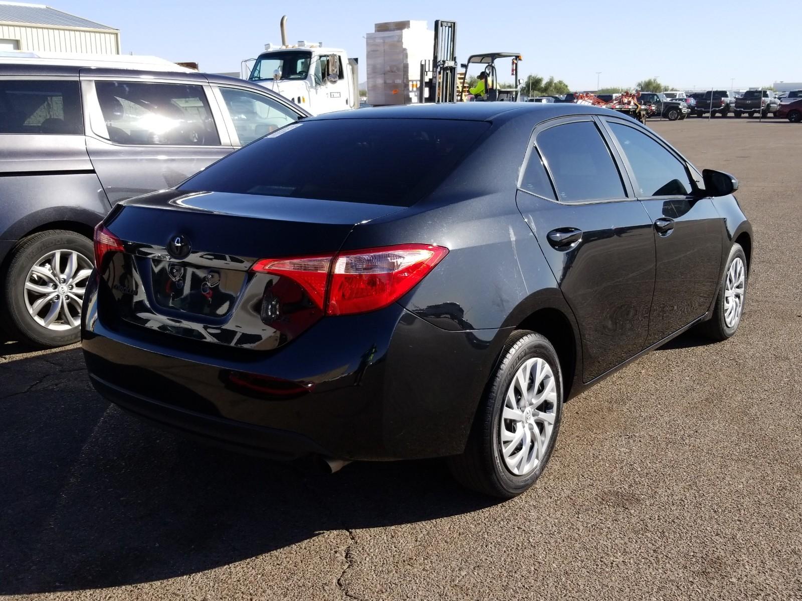 2017 Toyota COROLLA LE