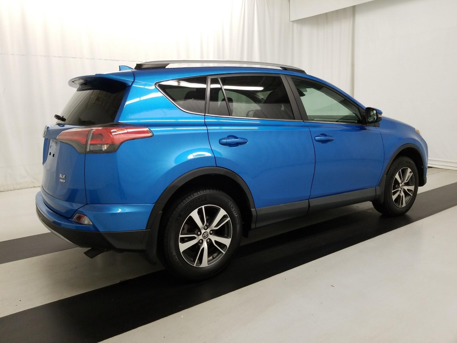 2017 Toyota RAV4 AWD XLE