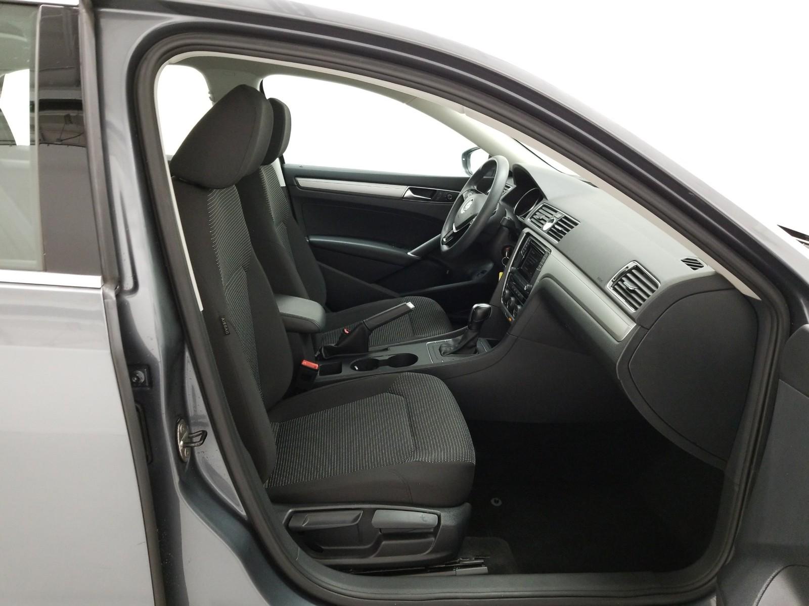 2017 Volkswagen PASSAT 4C 1.8T S