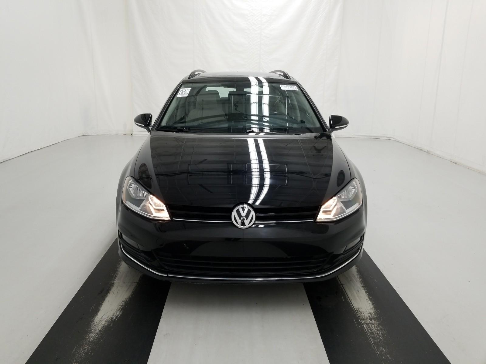 2017 Volkswagen GOLF FWD SE