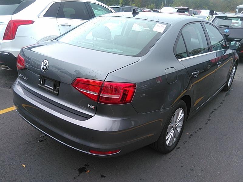 2015 Volkswagen JETTA SE W/CONNE