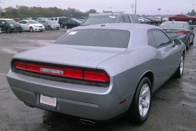 2013 Dodge CHALLENGER V6 SXT PLUS