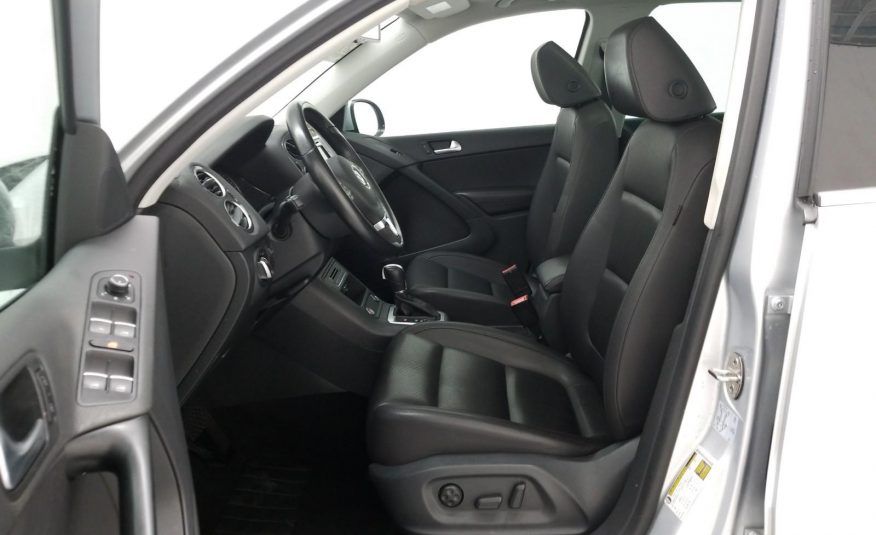 2016 Volkswagen TIGUAN AWD SE