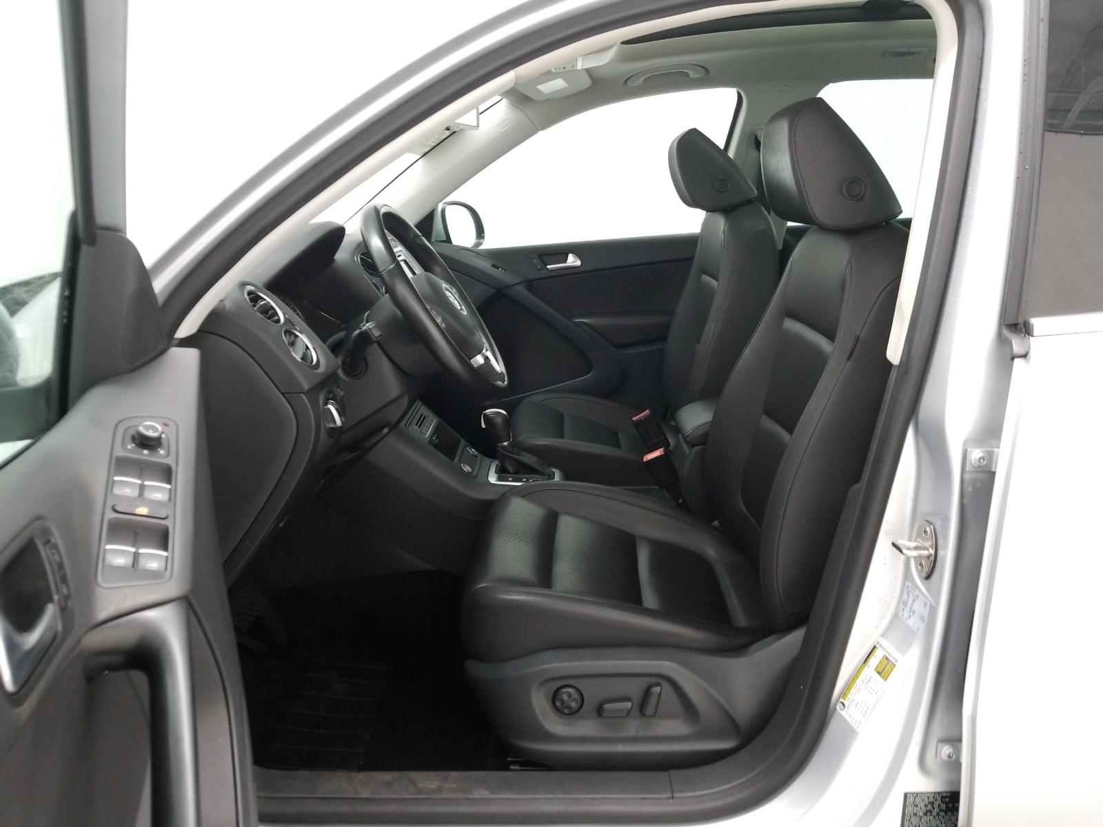 2016 Volkswagen TIGUAN AWD SE