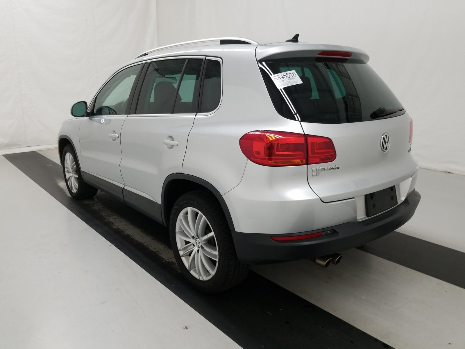 2016 Volkswagen TIGUAN AWD SE
