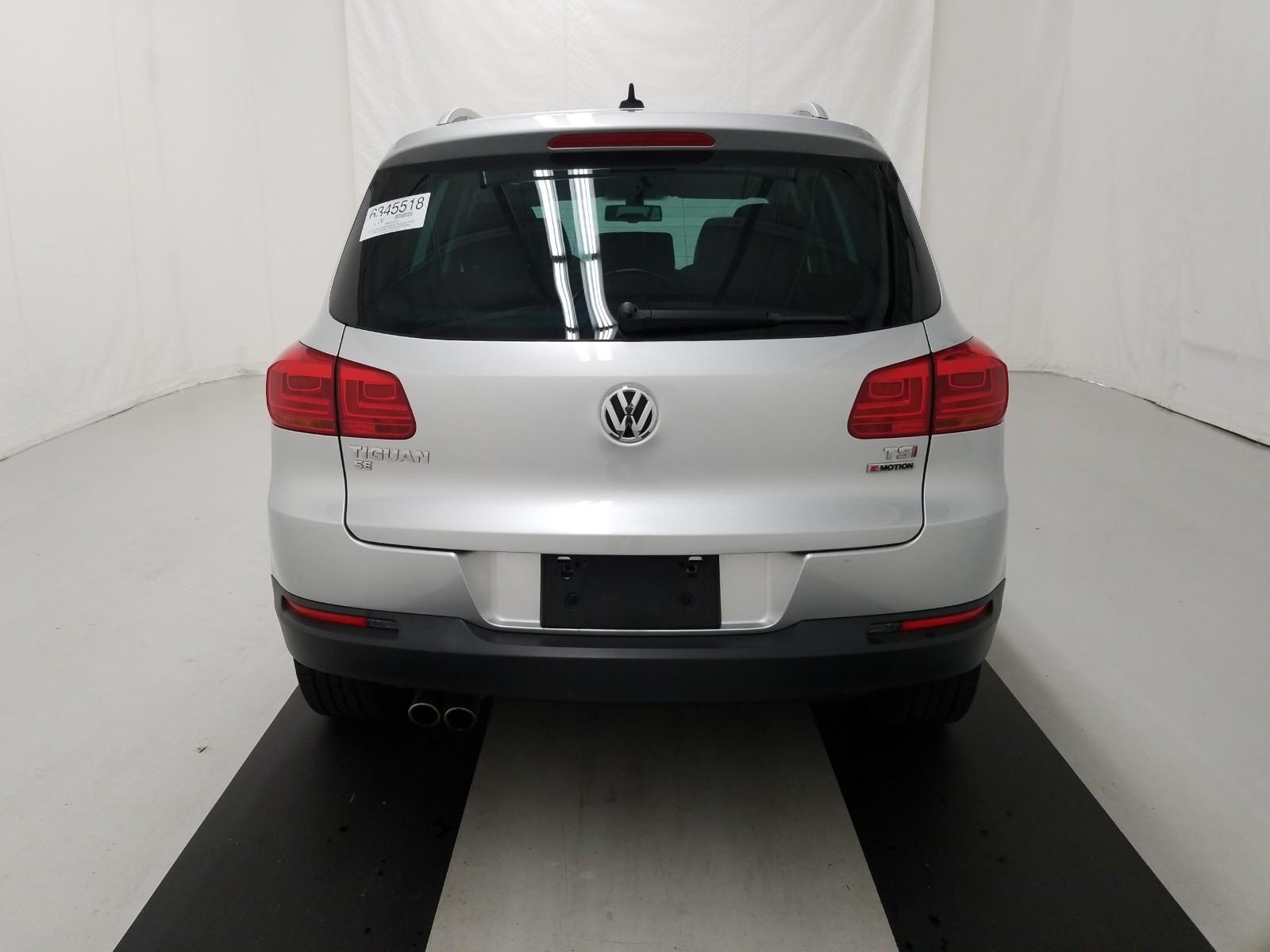 2016 Volkswagen TIGUAN AWD SE