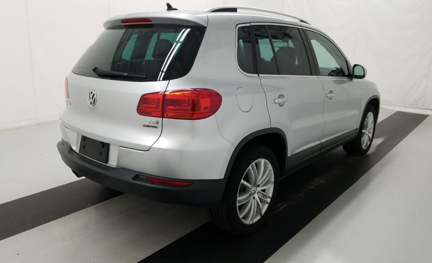 2016 Volkswagen TIGUAN AWD SE