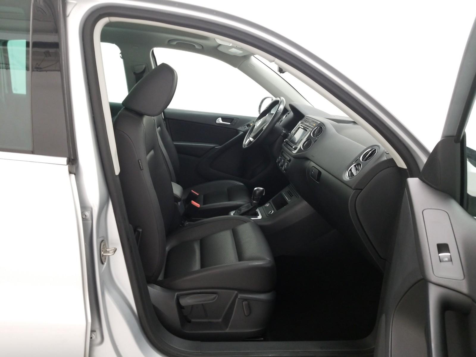 2016 Volkswagen TIGUAN AWD SE