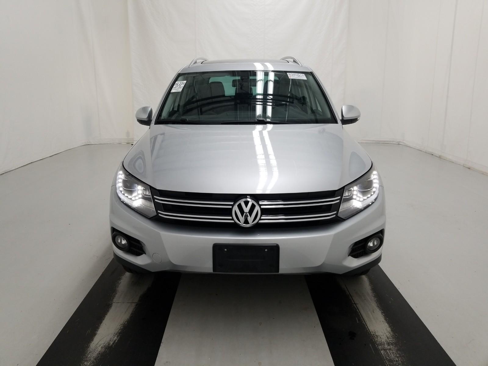 2016 Volkswagen TIGUAN AWD SE